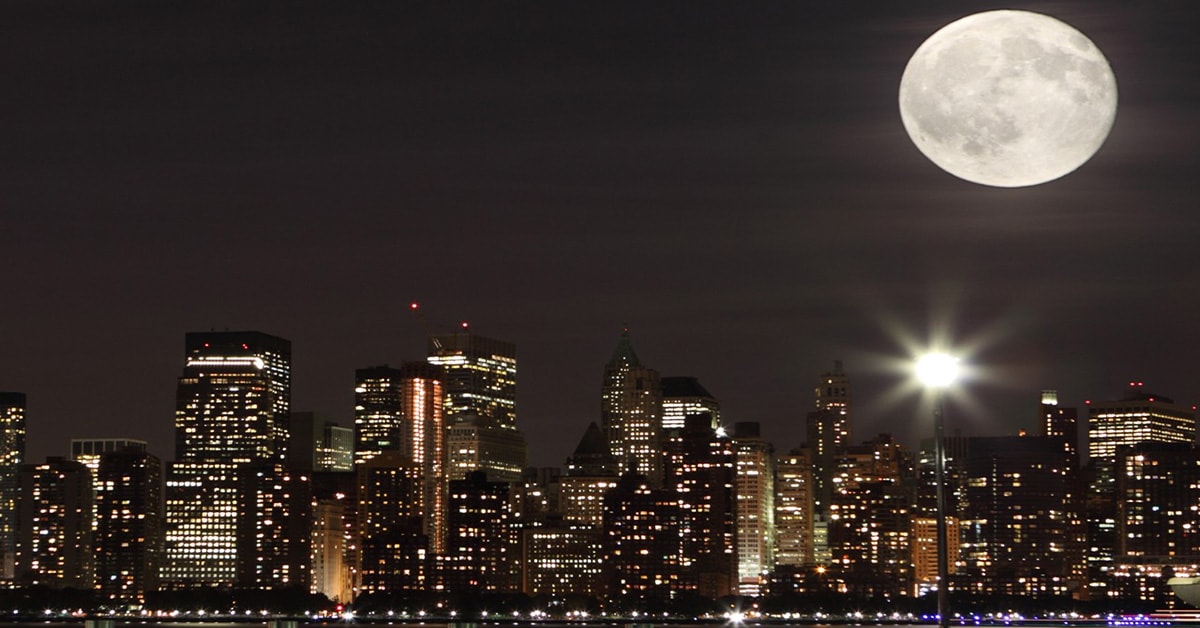 What time is the Full Wolf Moon Eclipse this Friday?