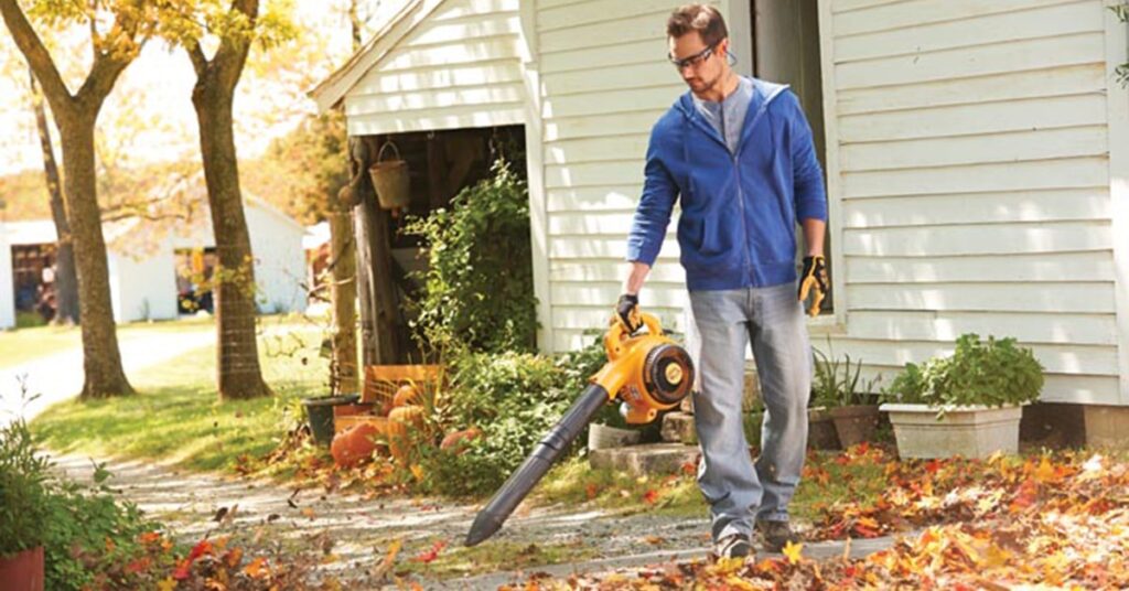Electric VS gas powered leaf blowers and lawn mowers / Westmount Bans blowers in summer months