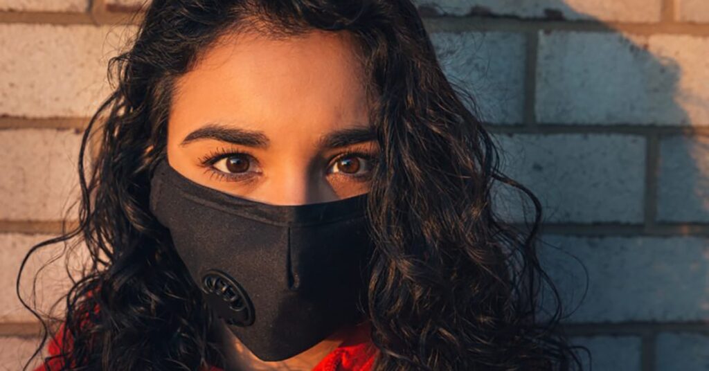 Mandatory wearing of masks does not violate Charter of Rights