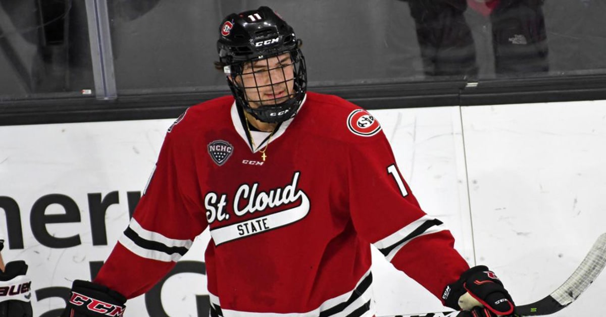 Montreal Canadiens sign 6′ 2″ center Ryan Poehling