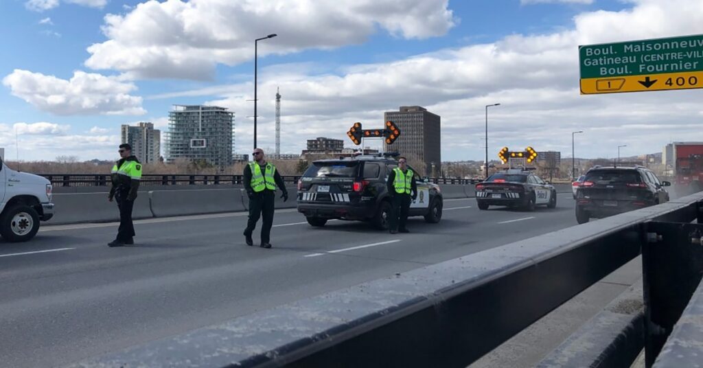 SQ Police checkpoints to limit travel in Quebec
