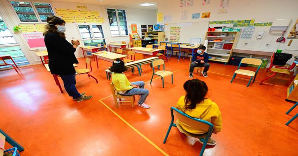 parents demand online schooling