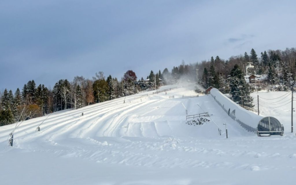 Les Glissades Domaine des Pays d'en Haut opens early