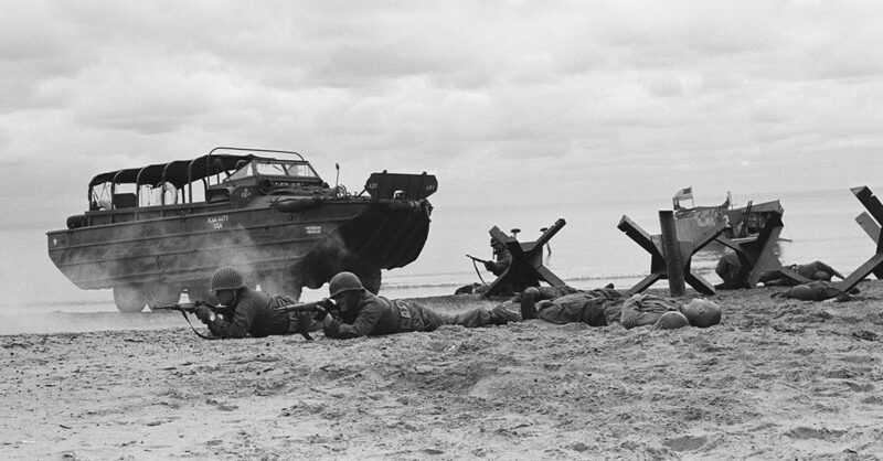 DDAY_RECON_PUBSTILL_010-min
